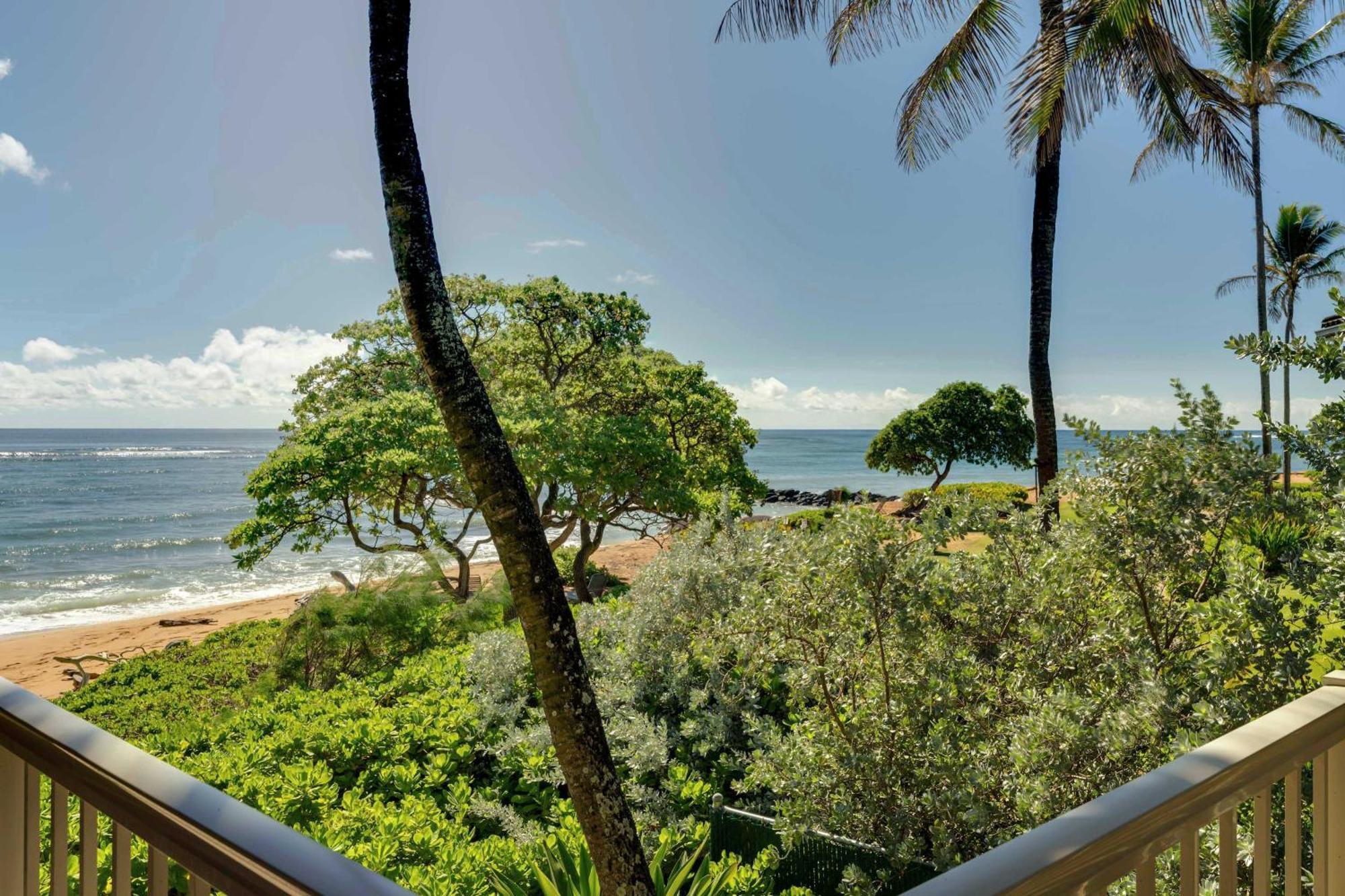 Waipouli Beachfront Condo With Balcony And Ocean Views Kapa'a Exteriör bild
